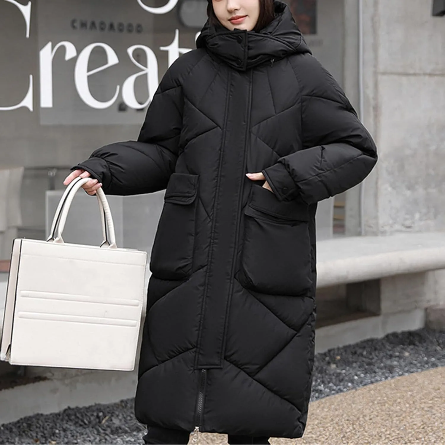 Womens Long Down Puffer Jacket Water-Resistant Longer Length Parka Jacket with Oversized Packets